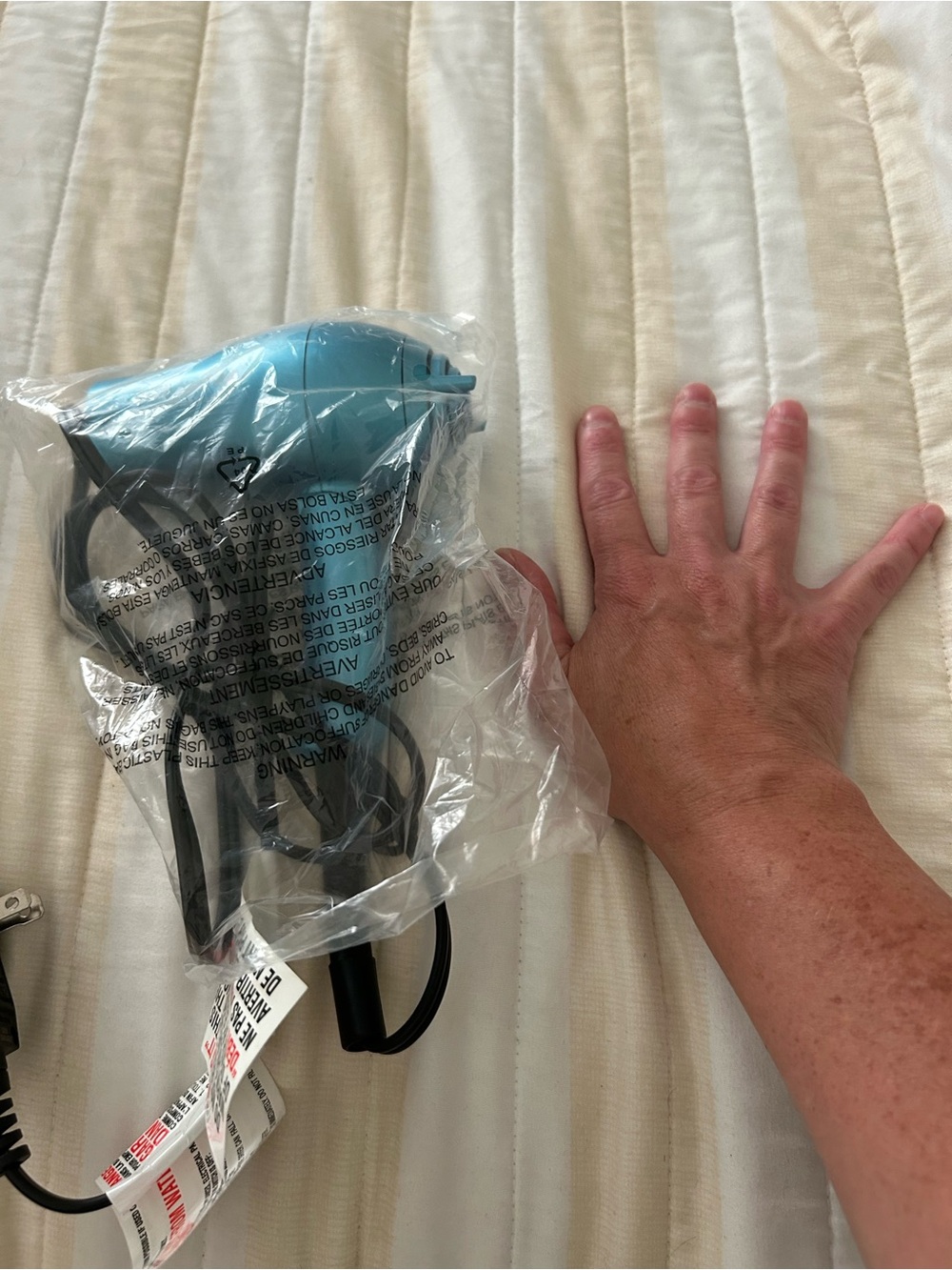 BABYLISS PRO NANO TITANIUM TRAVEL DRYER -NIB - Picture 4 of 4